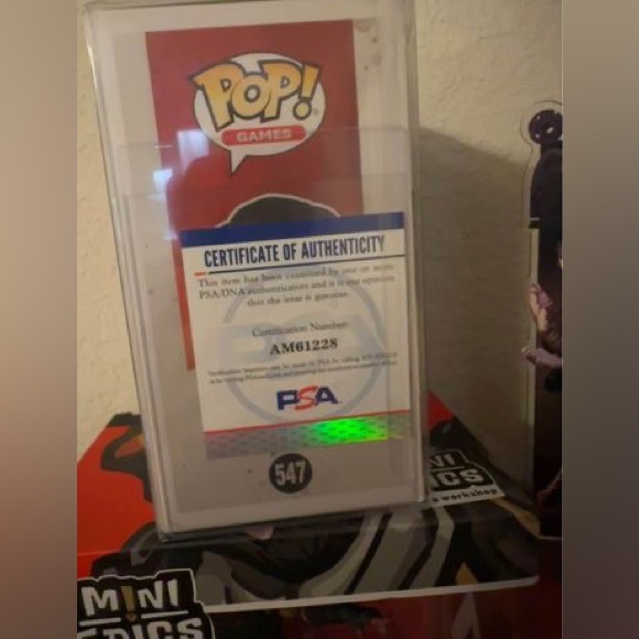 Apex mirage autograph funko pop - Picture 3 of 4